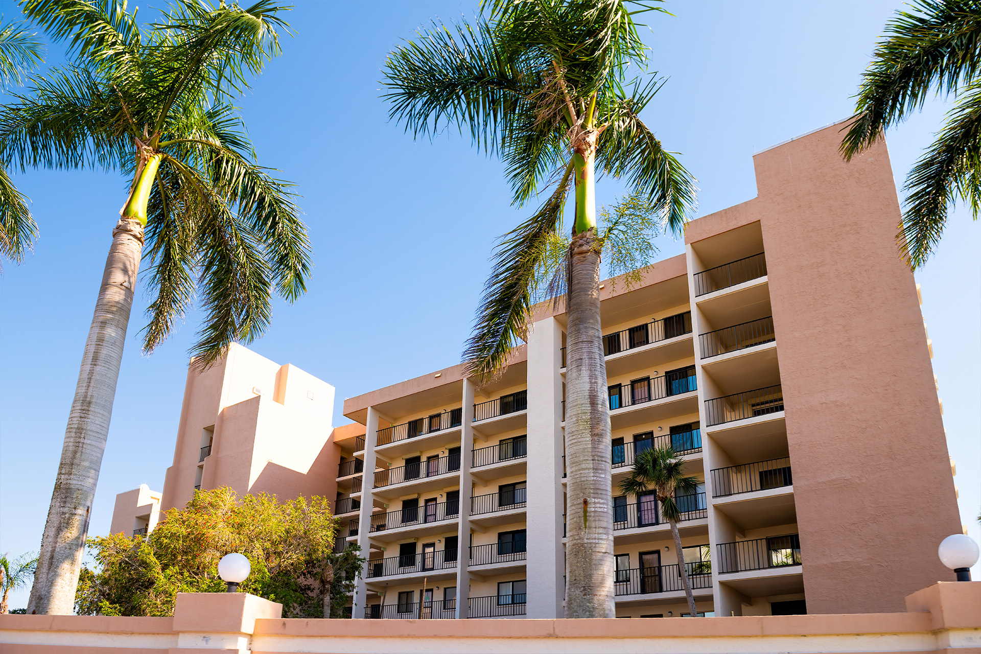 A multifamily apartment building in Florida on the Gulf of Mexico